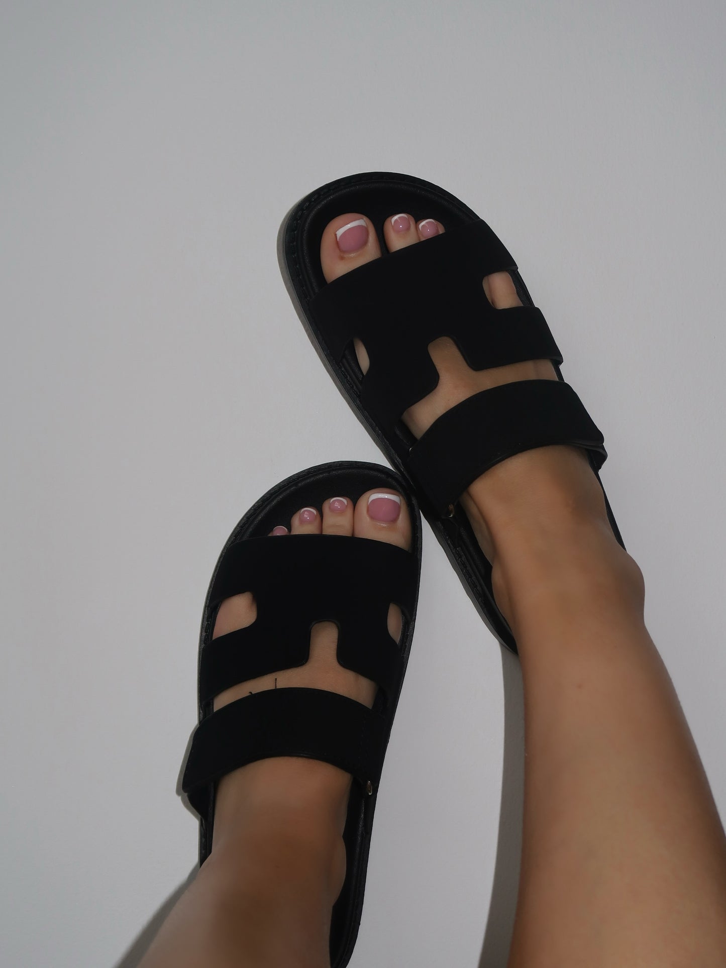 “Hippie Chic” Suede Strappy Sandals in Black