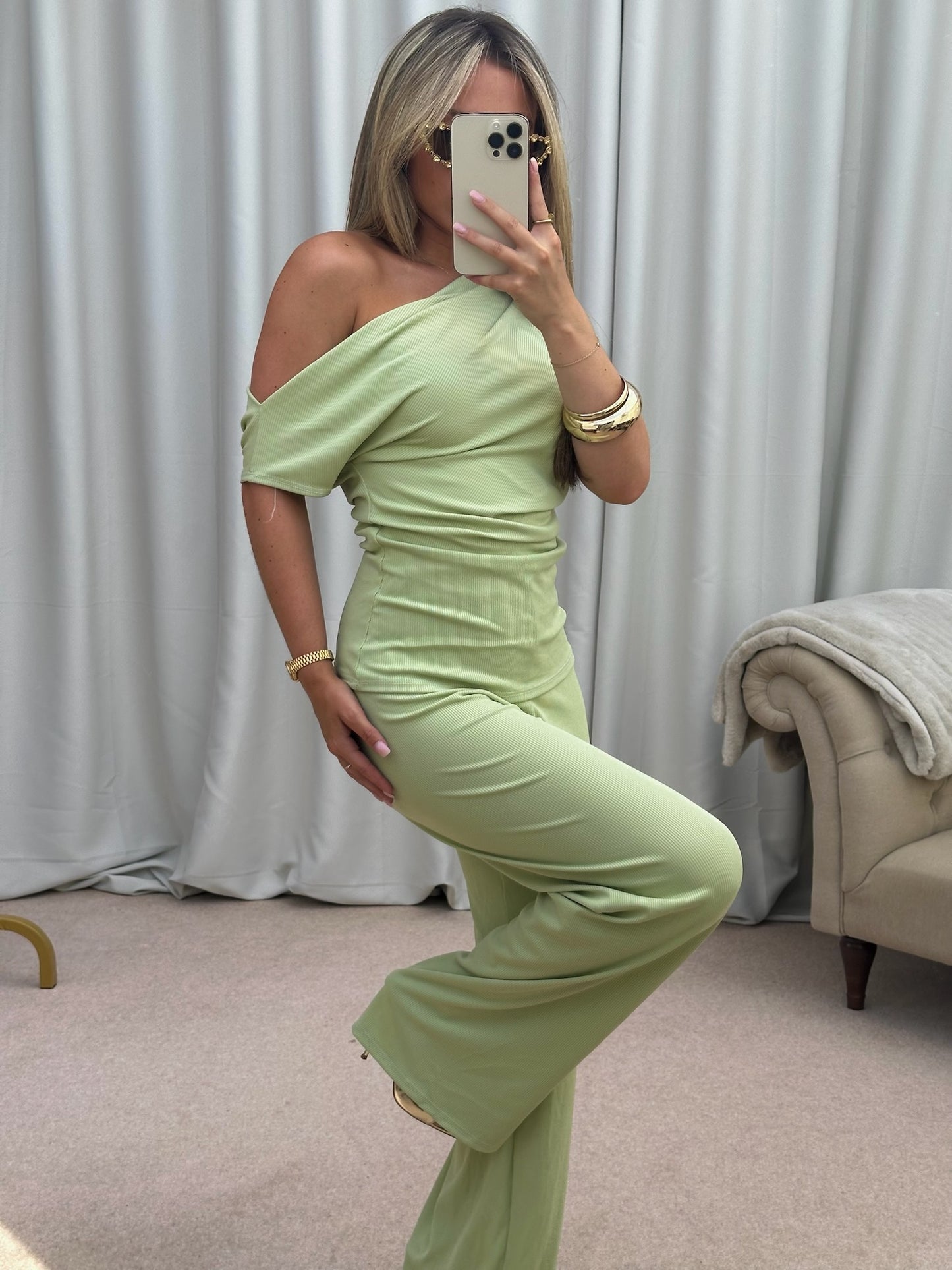 "Cristie" Soft Rib Off The Shoulder Co-ord in Mint