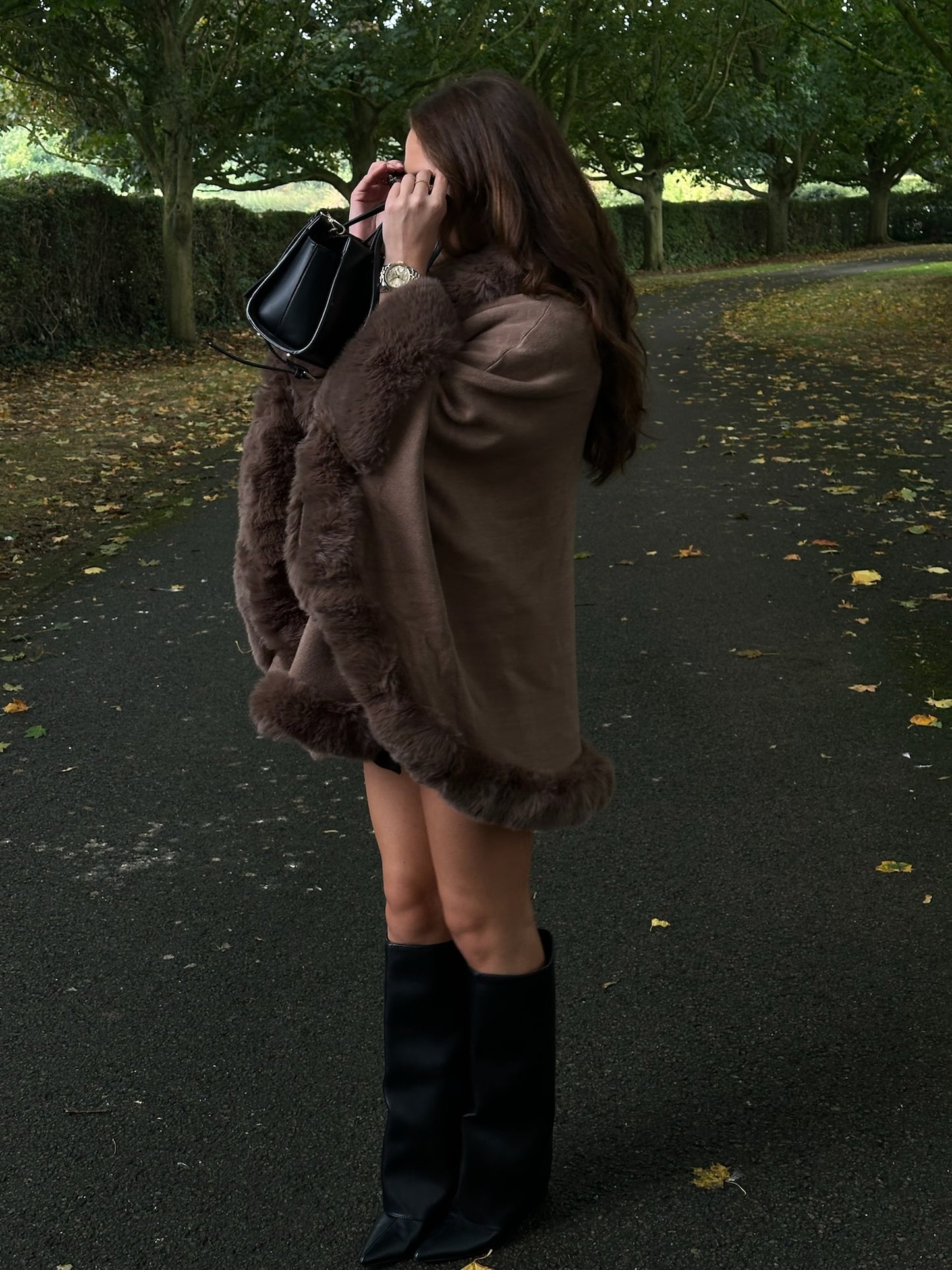 "Meribel" Faux Fur Cape in Chocolate